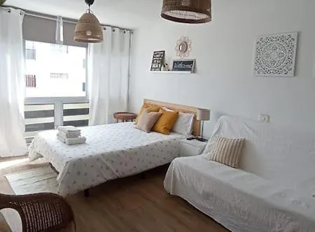 Bonito Estudio En Con Piscinas